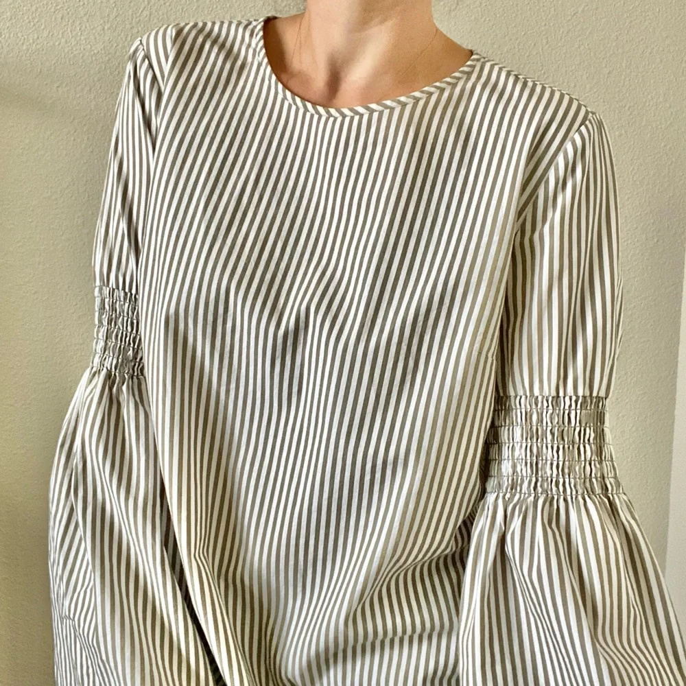 ⭐️ SOLD ⭐️ Michael Kors Taupe & White Striped Bell Sleeve Tunic Blouse Size - Picture 3 of 9